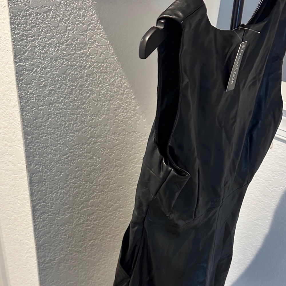 New Look Black Faux Leather Sleeveless Shift Dress with a Pocket - Picture 3 of 7
